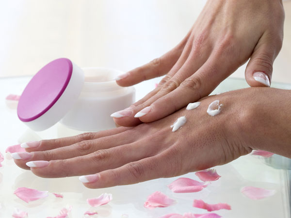 കൈ സോഫ്റ്റ് ആവാന്‍