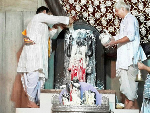 ചന്ദനം അഭിഷേകം