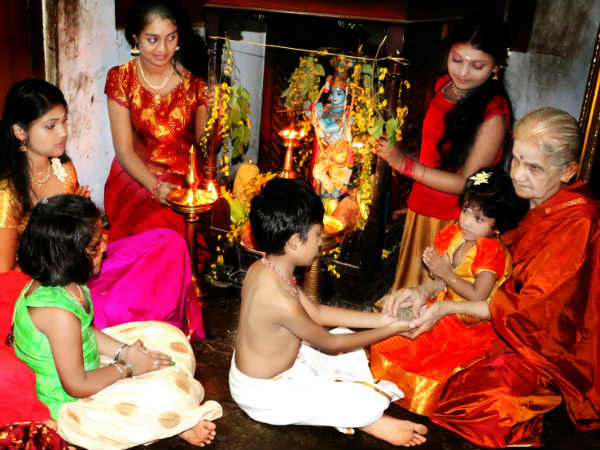 വിഷുവിന് കൈ നീട്ടം 