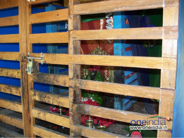  പുരുഷന്‍മാര്‍ മേല്‍വസ്ത്രം ധരിക്കുമ്പോള്‍