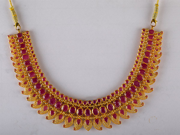 മോഡേൺ നെക്ലസ്