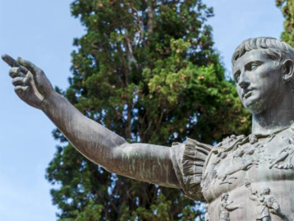 ജൂലിയസ് സീസറും ജനുവരി ഒന്നും