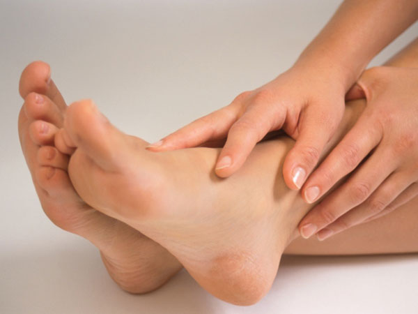 കാലിനടിയില്‍