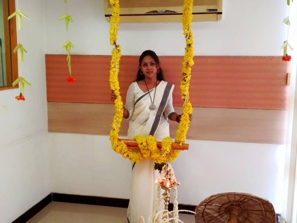 വക്കീല്‍കുപ്പായത്തിനുള്ളിലെ അഭിനേത്രി