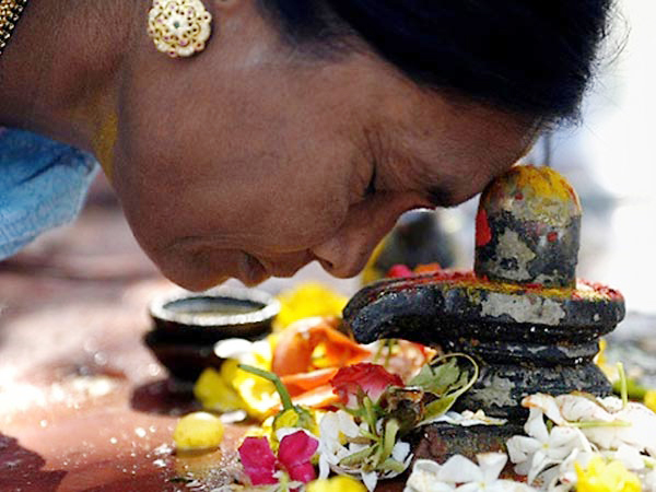 ശനിപ്രദോഷ ദിനത്തില്‍ ശിവനെ ആരാധിക്കാന്‍