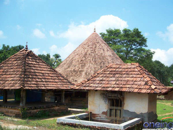 ക്ഷേത്രത്തിന് സമീപം വീട് 