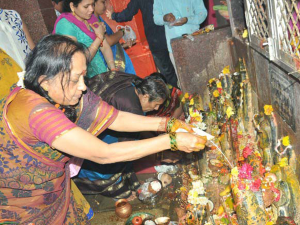 നാഗപഞ്ചമി ആശംസകള്‍ അറിയിക്കാം പ്രിയപ്പെട്ടവര്‍ക്ക്