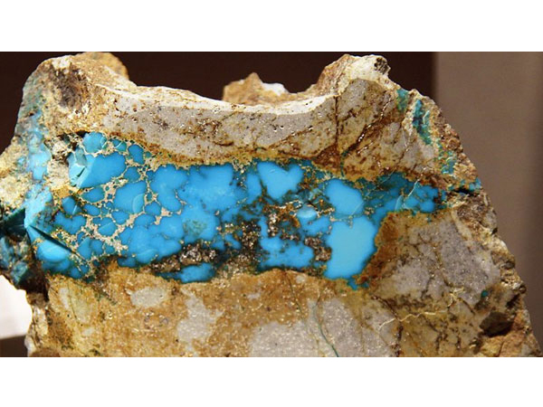 ഡിസംബര്‍ - ടാന്‍സാനൈറ്റ്