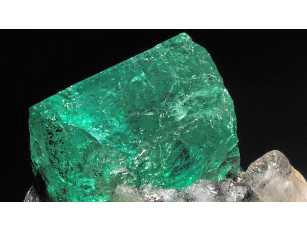 മെയ് - മരതകം