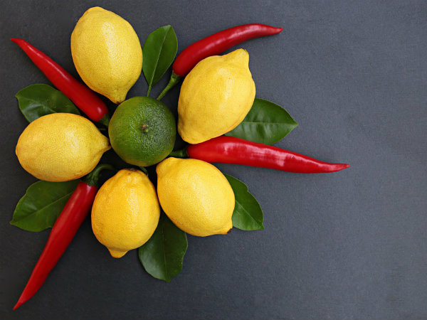 നാരങ്ങയും പച്ചമുളകും