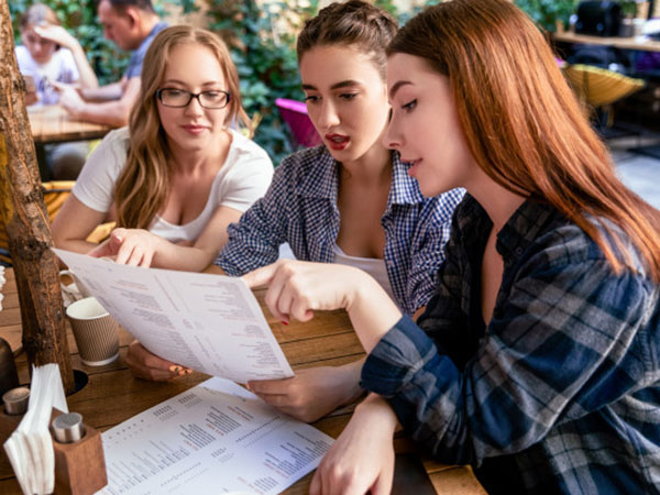 കസിന്‍സ് ഡേ ചരിത്രം