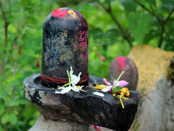 വീട്ടില് ശിവലിംഗം എങ്ങനെ പ്രതിഷ്ഠിക്കാം വീട്ടില് ശിവലിംഗം എങ്ങനെ പ്രതിഷ്ഠിക്കാം