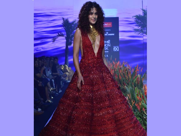 Taapsee Pannu Walk On Ramp Taapsee Pannu Walk On Ramp