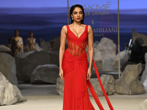 ശോഭിത ധുലിപാല