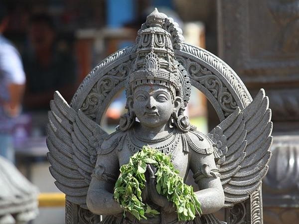 Garuda Purana: Never Show More Love To These People, You Will End In Trouble