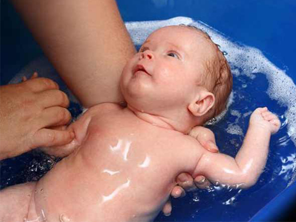 babys fist bath babys fist bath
