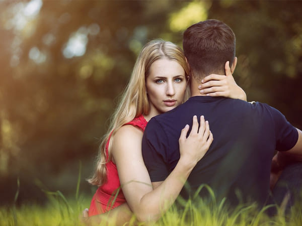 signs to identify cheating wife