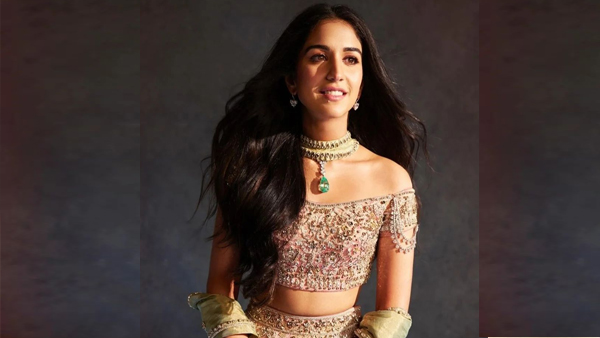 Stunning Jewelry Moments of Bride Radhika Merchant