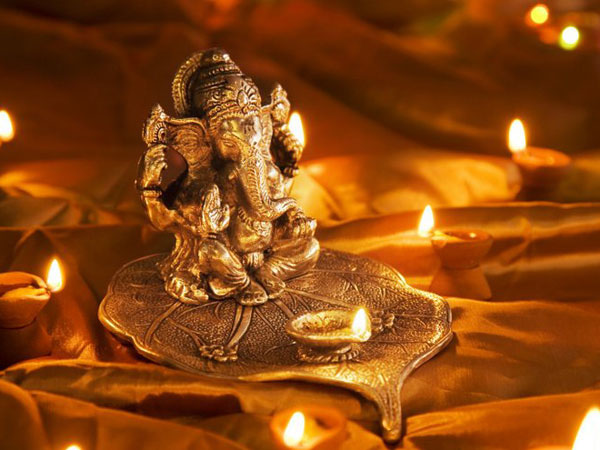 how to place god idol in puja room