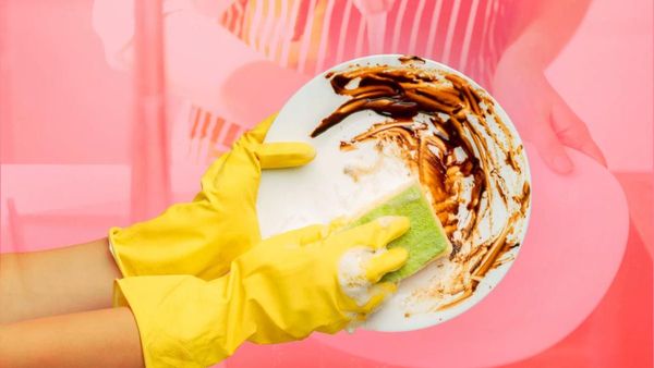 Cleaning Kitchen Utensils