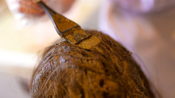 Henna with Herbal Ingredients for Gray Hair