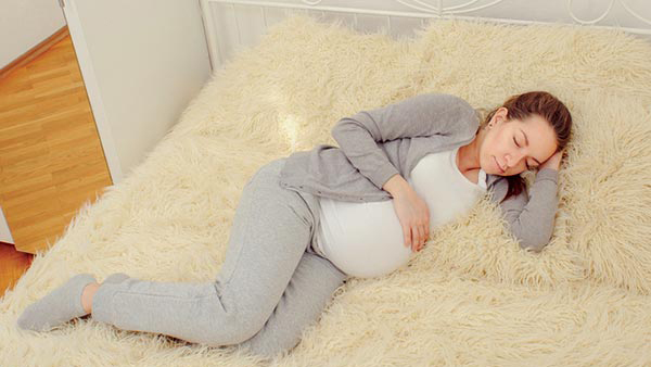 Sleeping on Your Side During Pregnancy Sleeping on Your Side During Pregnancy