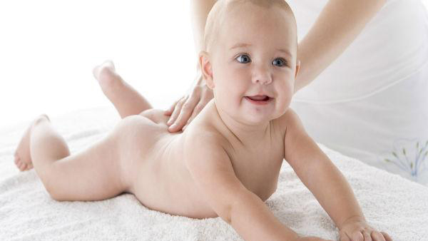 Amazing Benefits of Applying Coconut Oil Amazing Benefits of Applying Coconut Oil