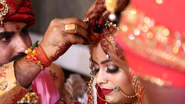 Birth Stars Are Most Likely to Marry Their Best Friends