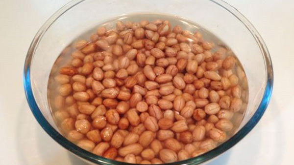 Benefits of Soaked Peanuts