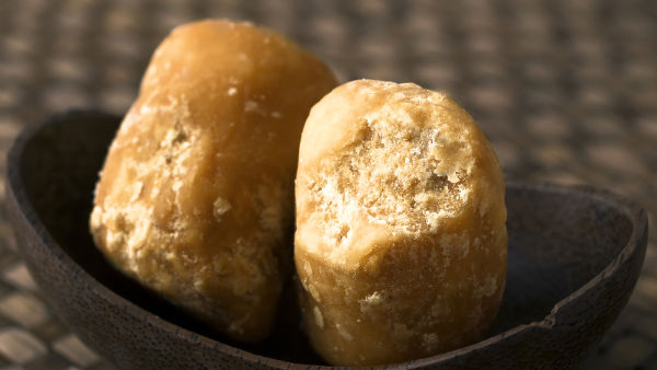 Benefits of drinking jaggery water