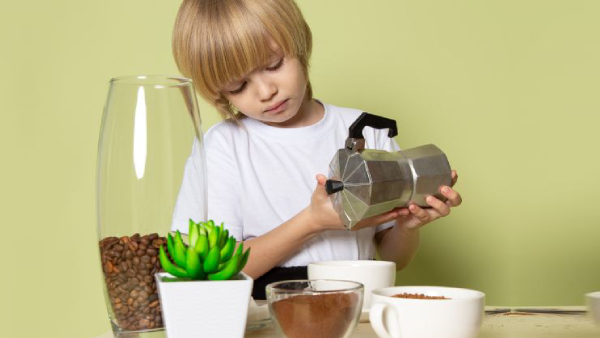 Tea and coffee effects on children