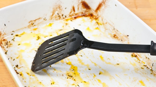 Using a wooden spoon in your kitchen