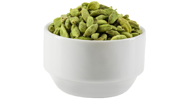 Health Benefits of Chewing Elaichi