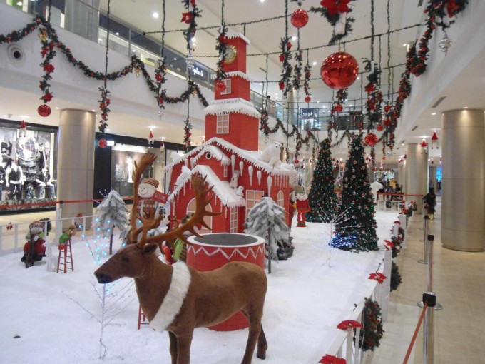 Christmas Decor At Phoenix Marketcity Bangalore Boldsky