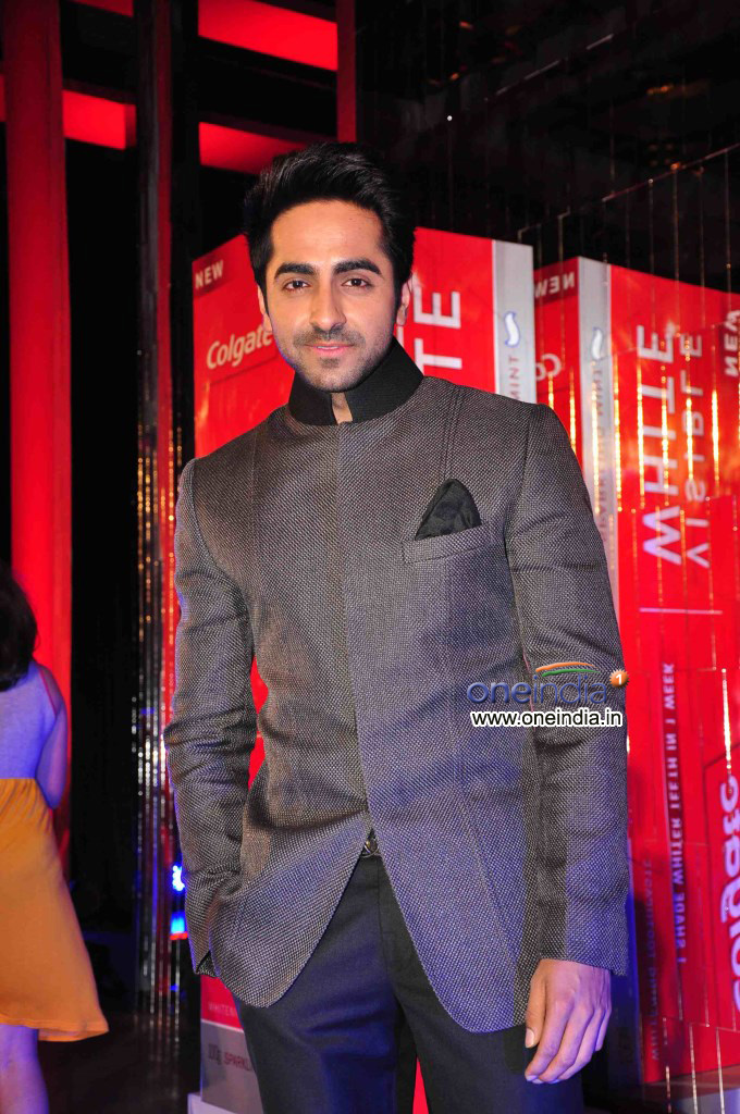 Sonam Kapoor Launch Colgate Visible White toothpaste