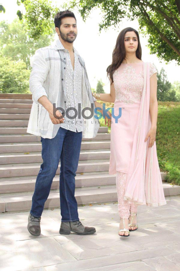 Alia Bhatt stuns at Humpty Sharma Ki Dulhania Press Conference