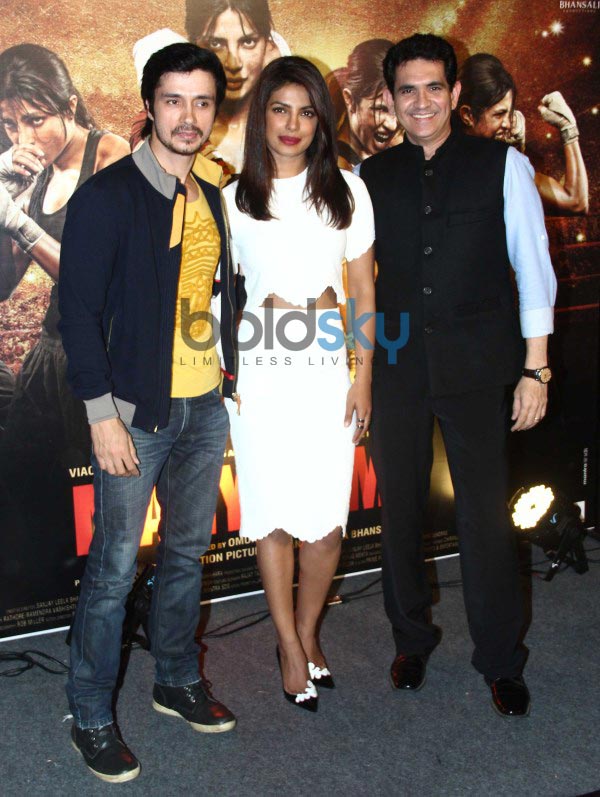 Priyanka Chopra stuns at Trailor launch of Marry Kom