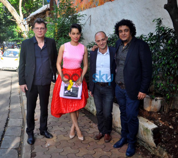 Kangana Ranaut and Irfan Khan Promote their upcoming movie