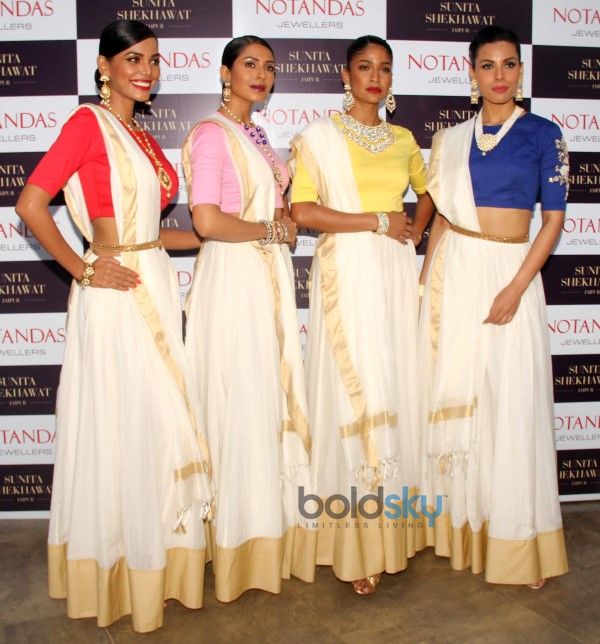 Karishma Kapoor At Sunita Shekhawats Jewellery Launch