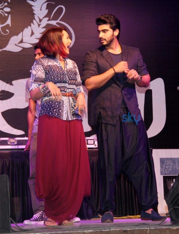 Promotion Of Movie 'Tevar' At Mithibai College Fest