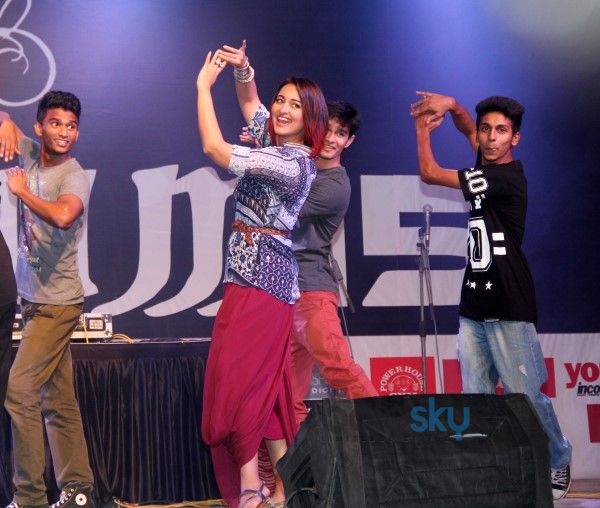 Promotion Of Movie 'Tevar' At Mithibai College Fest