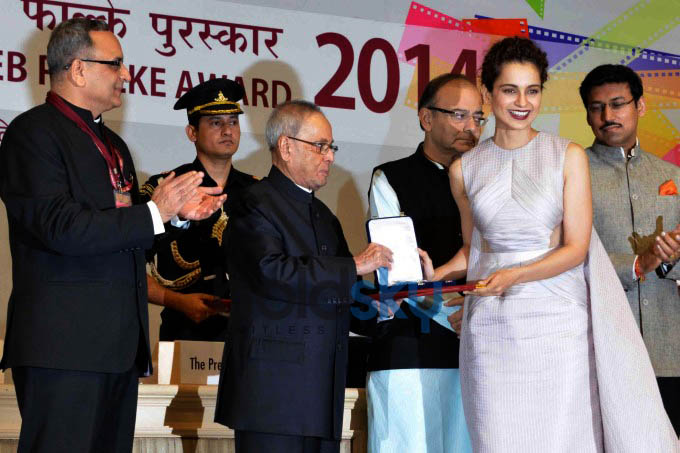 Kangana Ranaut Received National Award At Rashtrapati Bhavan IN NewDelhi