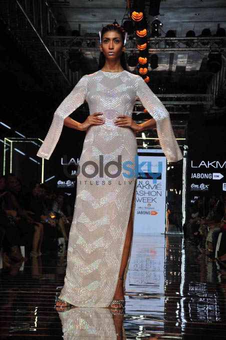 LFW Day 3 - Shraddha Kapoor Walks For Namrata Joshipura