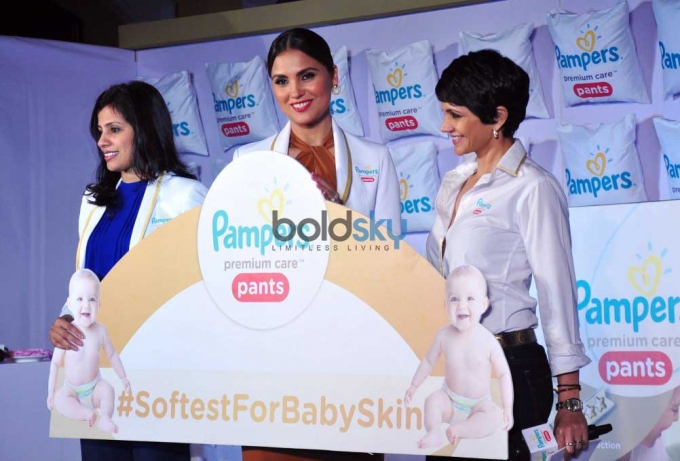 Mandira Bedi And Lara Dutta Launch Pampers Premium Care Pants