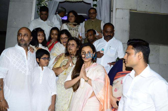 Rani Mukerji  Pics Post The Prayer Meet