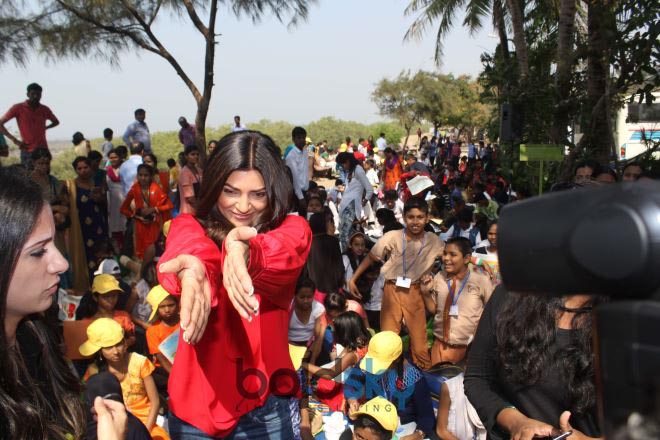 Sushmita Sen Celebrates Republic Day With Rouble Nagi Art Foundation
