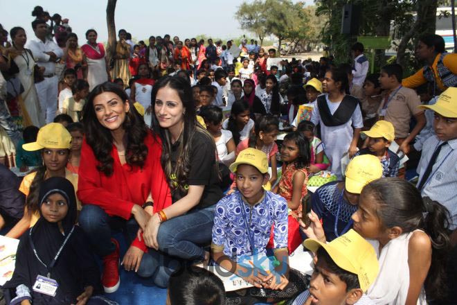 Sushmita Sen Celebrates Republic Day With Rouble Nagi Art Foundation