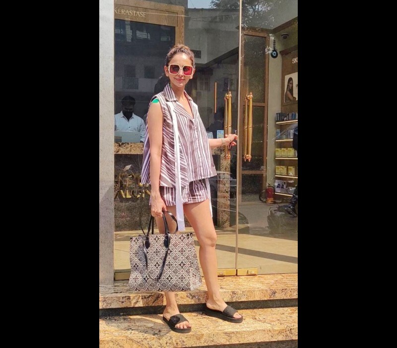 Fashion From Your Favourite Stars, Check Pics Here!