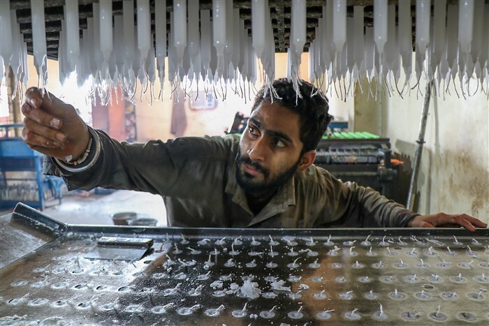 Diwali 2023: Vibrant Markets Buzz with Early Diwali Shopping Scenes