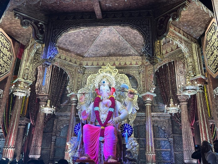 First Glimpse of Lord Ganesha's Idol Unveiled by Lalbaugcha Raja Ganesh Mandal in Mumbai